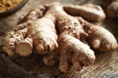 Taze zencefil kökünü kapat.