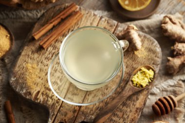 Limonlu ve tarçınlı zencefilli çay