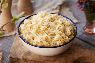 Kasede mayalanmış lahana ya da lahana turşusu. 