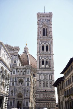 Giottos Campanile ve Floransa Katedrali 'nin Floransa, İtalya' daki Brunelleschis Kubbesi manzarası, 31 Temmuz 2025 'te çekildi.. 