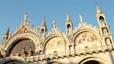 St Marks Basilica Venedik İtalya ön cephesi 29 Haziran 2025