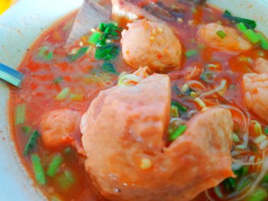 Bahçedeki güzel çiçekler