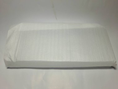 beyaz peçete beyaz arkaplanda izole.