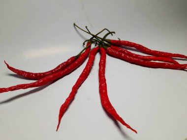 Masada kırmızı biber var.