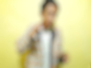 Ofisteki insanların geçmişi bulanık.