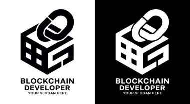 Blockchain geliştiricileri, kripto platformları ve güvenli teknoloji yenilik şirketleri için tasarlanmış bir zincir ve blok simgesi içeren koyu siyah logo
