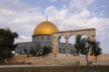 İsrail 'in Kudüs kentindeki Kutsal Şerif veya Tapınak Dağı' ndaki Kaya Tapınağı Kubbesi 'nin dış görünüşü. 