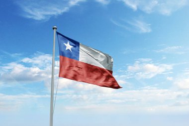 Mavi gökyüzünde Şili bayrağı sallıyor. Cumhuriyet Günü ve Bağımsızlık Günü için Şili bayrağı.