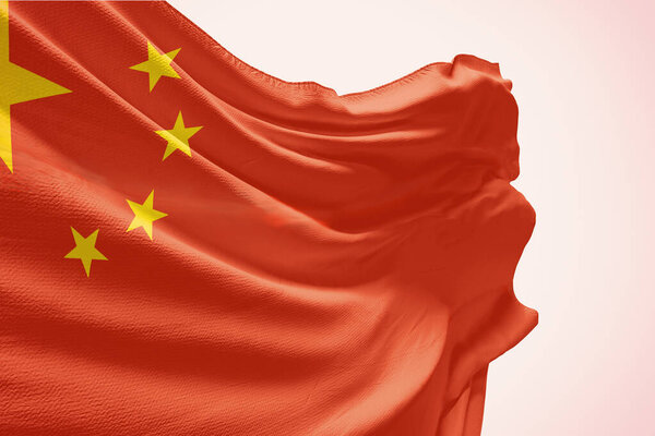 Размахивание флагом Китая на белом фоне. Флаг Китая на шесте ко Дню независимости. Символ государства на волнистой ткани.