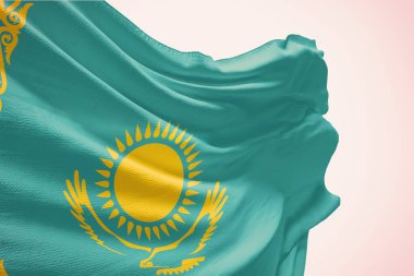 Rüzgarda dalgalanan Kazakistan bayrağının 3 boyutlu resmi.