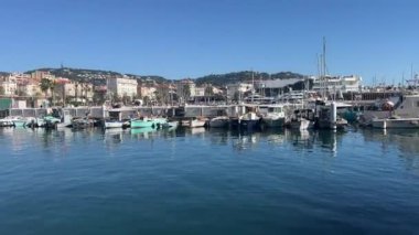France Cannes liman yatları Croisette, Promenade de la Croisette, Boulevard de la Vidom, Cannes sahil limanı Fransa Cannes 11.2024
