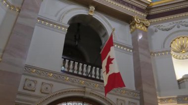 Victoria, British Columbia, Kanada. 05.05.2024 British Columbia Kanada bayrağı Britanya Kolumbiyası Parlamento Binası 'nda. Yüksek kalite 4k görüntü