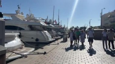 Croisette, Promenade de la Croisette, Vidom Bulvarı, Cannes sahil limanı Fransa Cannes 11.01.2024