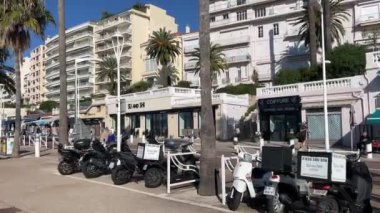 Croisette, Promenade de la Croisette, Boulevard de la Vidom, Cannes sahil limanı Fransa Cannes 11.2024