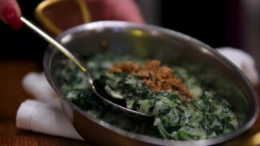 Ev yapımı Ravioli Pastası. Tortellini Akdeniz Yemekleri. İştah açıcı Etli Ravioli Pastası. Ricotta Tortellini Pastası. İtalyan mutfağı. Hamur köftesi dolgulu Tortellini.İtalyan ev yapımı makarna Ravioli