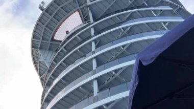 İçten ve dıştan çekilen videolar güverte kabinlerinde, balkon yolcu gemisi Virgin Voyages 'da çekiliyor. İspanya Barselona 11.2024 