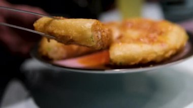 Vejetaryen turtası ya da kiş sağlıklı, lezzetli turta. Bezelye dilimi