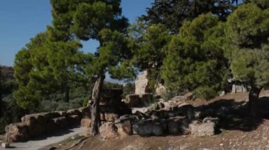 İkonik Akropolis tepesi ve Antik Dünya 'nın eşsiz başyapıtı Partenon gün batımında güzel renklerle, Atina tarihi merkezi, Attica. Yunanistan Atina Akropolü turlu bazı videolar 