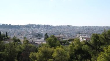 İkonik Akropolis tepesi ve Antik Dünya 'nın eşsiz başyapıtı Partenon gün batımında güzel renklerle, Atina tarihi merkezi, Attica. Yunanistan Atina Akropolü turlu bazı videolar 