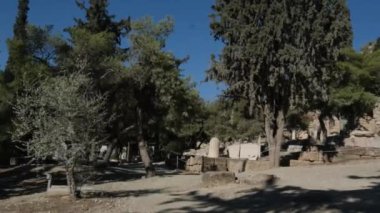 İkonik Akropolis tepesi ve Antik Dünya 'nın eşsiz başyapıtı Partenon gün batımında güzel renklerle, Atina tarihi merkezi, Attica. Yunanistan Atina Akropolü turlu bazı videolar 