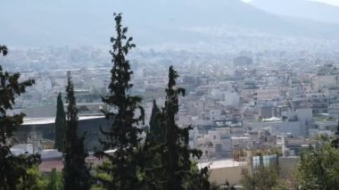 İkonik Akropolis tepesi ve Antik Dünya 'nın eşsiz başyapıtı Partenon gün batımında güzel renklerle, Atina tarihi merkezi, Attica. Yunanistan Atina Akropolü turlu bazı videolar 