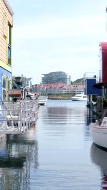 Balıkçılar Vancouver Adası Victoria. Britanya Kolombiyası Kanada. Balıkçılar İskelesindeki Tekne Evleri