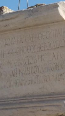İkonik Akropolis tepesi ve Antik Dünya 'nın eşsiz başyapıtı Partenon gün batımında güzel renklerle, Atina tarihi merkezi, Attica. Yunanistan Atina Akropolü turlu bazı videolar 