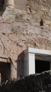 İkonik Akropolis tepesi ve Antik Dünya 'nın eşsiz başyapıtı Partenon gün batımında güzel renklerle, Atina tarihi merkezi, Attica. Yunanistan Atina Akropolü turlu bazı videolar 