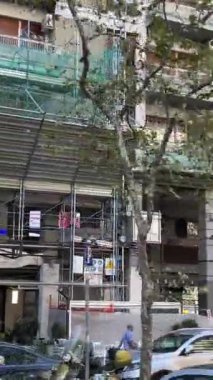 İtalya 'dan geçen bir turist otobüsünden şehrin manzarası Sicilya 11.23.2024