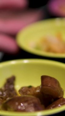 Japon yemek kemeri olan küçük tabaklar. Yüksek kalite 4k görüntü