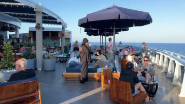 Yolcu gemisi Virgin Voyage. İspanya Barselona 02.10.2025