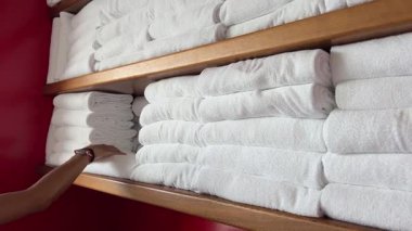 Yolcu gemisi Virgin Voyage. İspanya Barselona 02.10.2025