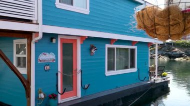 Victoria, Canada Marina 'daki balıkçı iskelesinde. Yüksek kalite 4k görüntü