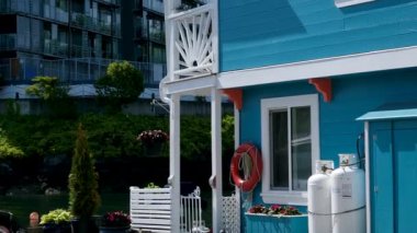 Victoria, Canada Marina 'daki balıkçı iskelesinde. Yüksek kalite 4k görüntü