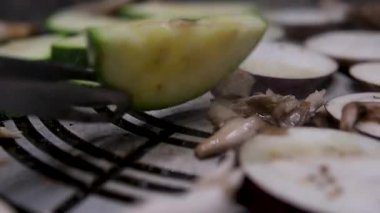 Yumurtaya batırılmış patlıcan, Chiangmai Tayland kapısında. Patlıcan kızartması.