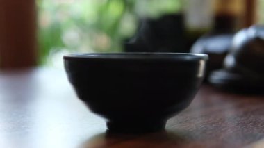 Çin lahanası ve bambu tepside doğranmış domuz çorbası. Yumurta çorbası
