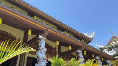 Da Nang, Vietnam 'ın tepelerindeki Buda Hanım Dünya Turistleri İçin Turizm Özellikleri. Yüksek kalite 4k görüntü