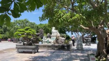 Da Nang, Vietnam 'ın tepelerindeki Buda Hanım Dünya Turistleri İçin Turizm Özellikleri. Yüksek kalite 4k görüntü