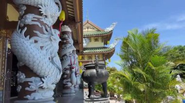 Da Nang, Vietnam 'ın tepelerindeki Buda Hanım Dünya Turistleri İçin Turizm Özellikleri. Yüksek kalite 4k görüntü