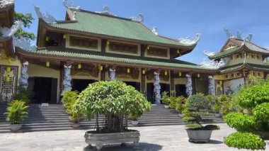 Da Nang, Vietnam 'ın tepelerindeki Buda Hanım Dünya Turistleri İçin Turizm Özellikleri. Yüksek kalite 4k görüntü