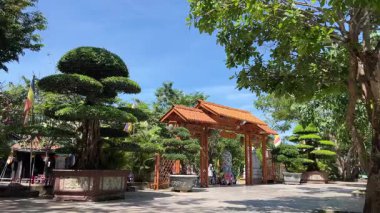 Da Nang, Vietnam 'ın tepelerindeki Buda Hanım Dünya Turistleri İçin Turizm Özellikleri. Yüksek kalite 4k görüntü