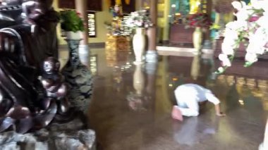 Lady Buddha, Vietnam 'ın Dünya Turistleri İçin Turizm Filmi' nin Da Nang tepelerinde inanılmaz. Vietnam Danang 09.02.2025