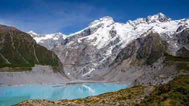 Seftown Dağı karlı tepe ve göl Müller, Hooker Vadisi, Yeni Zelanda
