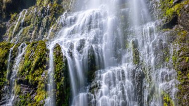Devils Punchbowl Şelalesi, Arthur Geçidi Ulusal Parkı, Yeni Zelanda