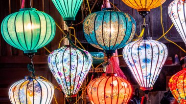 Hoi An 'ın renkli Fenerleri, Vietnam