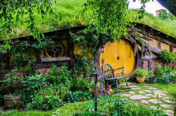 Hobbit Delikleri, Shire, Hobbiton