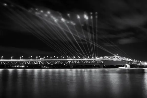 Auckland Liman Köprüsü ışık gösterisi, Auckland, Yeni Zelanda