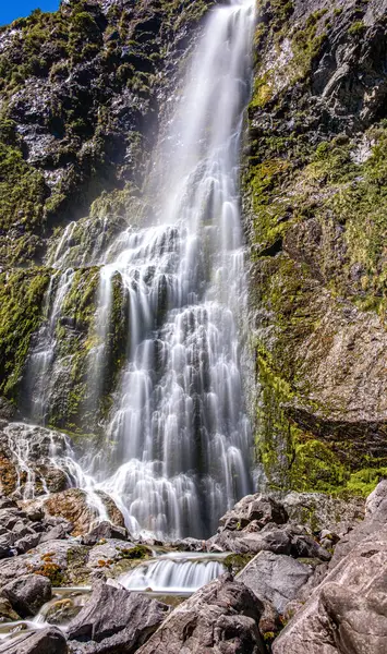 Devils Punchbowl Şelalesi, Arthur Geçidi Ulusal Parkı, Yeni Zelanda