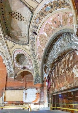 Eski terk edilmiş Michigan Tiyatrosu otoparkının tavan tasarımı modeli.