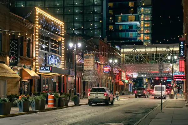 Detroit Michigan şehir merkezinde bir Yunan mahallesi. Fotoğraf akşamleyin çekildi.